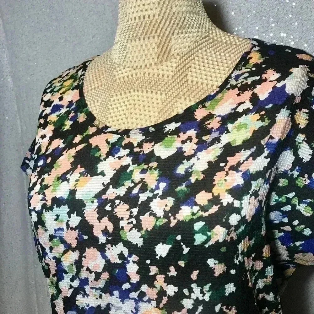 BCBGeneration Abstract Top Size XS - Picture 2 of 6